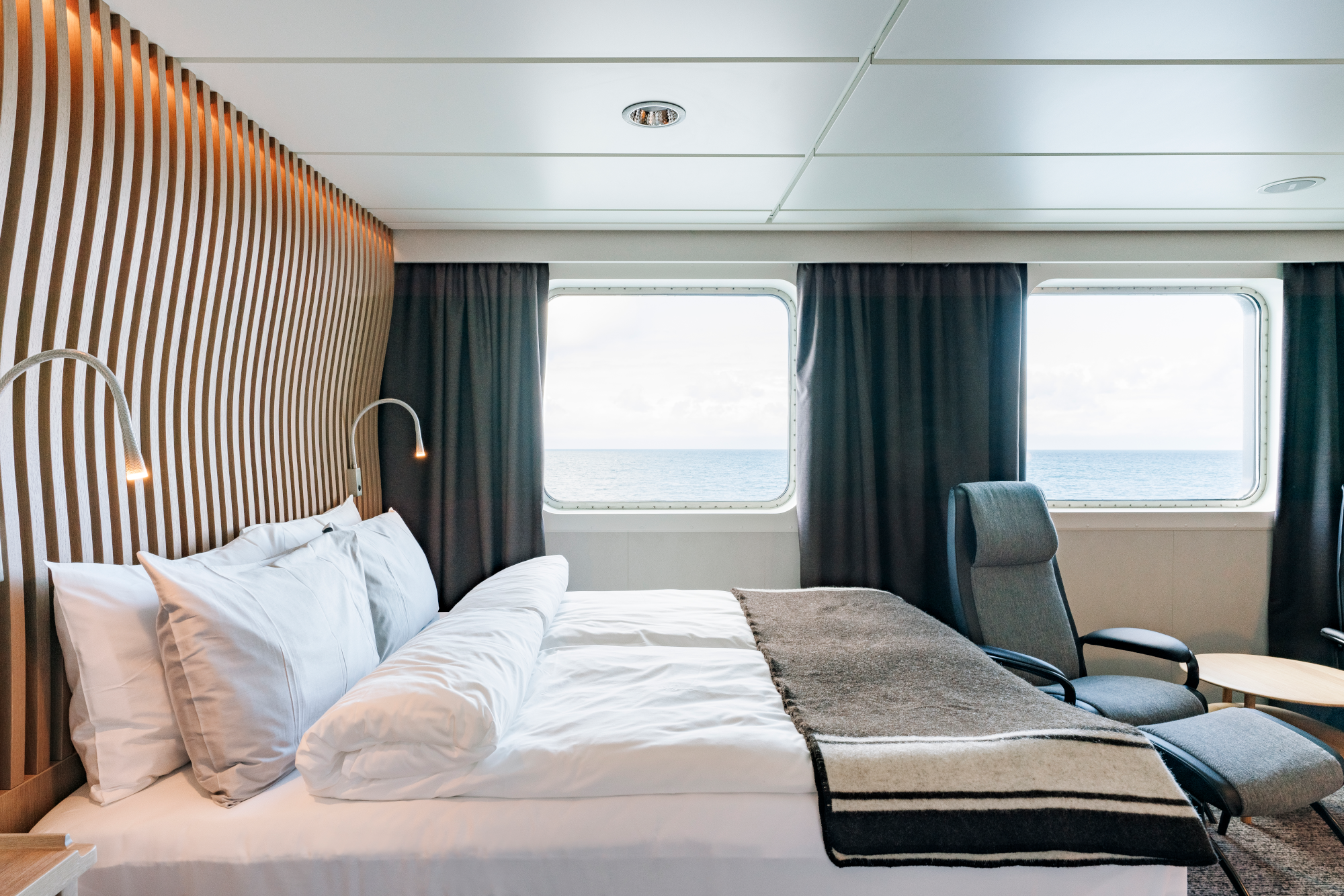 MyCruise Hurtigruten MS-Roald-Amundsen Kahytter Udvendig TY1